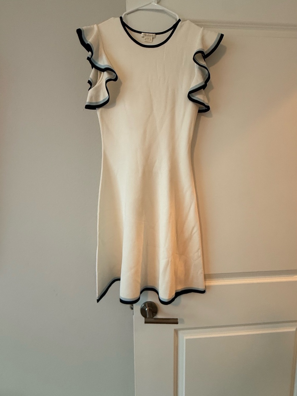 Shoshanna Knit Mini Dress White with Navy Ruffle Sleeve Contrast Trim❤️ - Picture 5 of 9